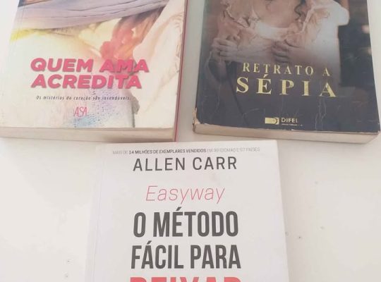 Livros em português.