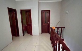 Vende-se Casa/ prédio em Cruz de João Évora – Opor
